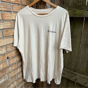 Columbia Men's Off-White Short Sleeve Tee Yellowstone National Park